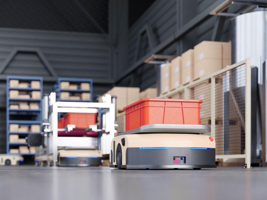 Autonomer Roboter transportiert Kiste